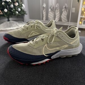 Nike Air Zoom Terra Kiger 8 Olive Aura Mens Size 13 DH0649-300 Trail Sneakers